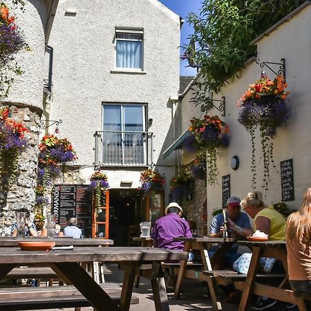 The Normandie Tenby Bagian luar foto