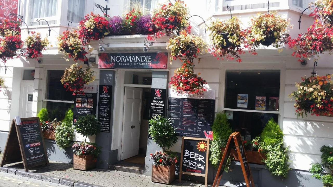 The Normandie Tenby Bagian luar foto