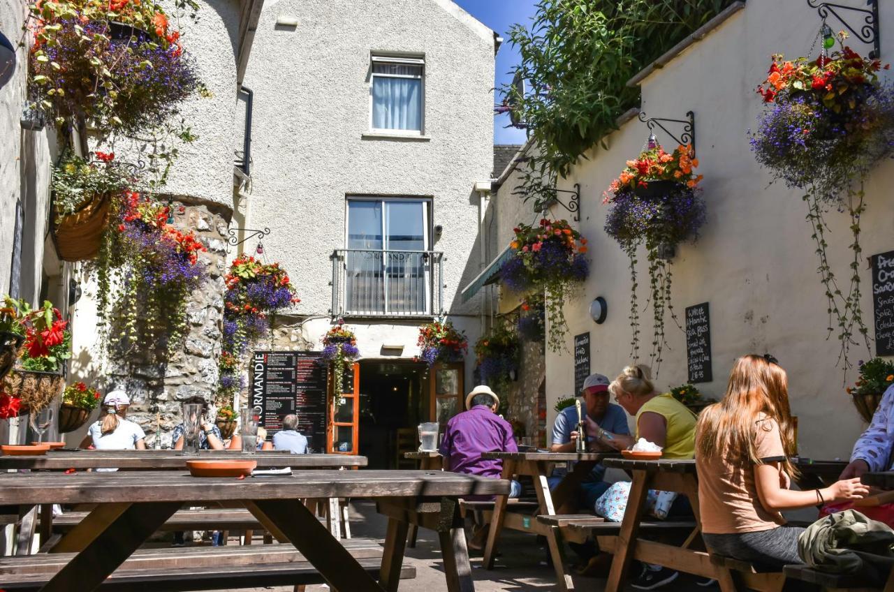 The Normandie Tenby Bagian luar foto